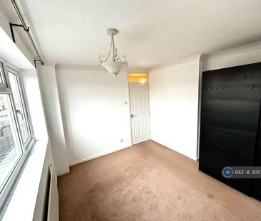 3 bedroom terraced house to rent - Photo 6