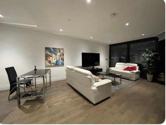 2 Bed Flat, Riverlight Quay, SW11 - Photo 1