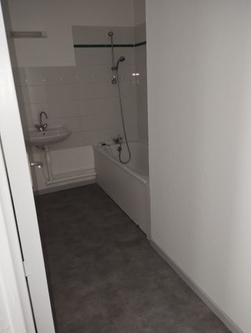 Location - Appartement T3 - 69 m² - Valentigney - Photo 5