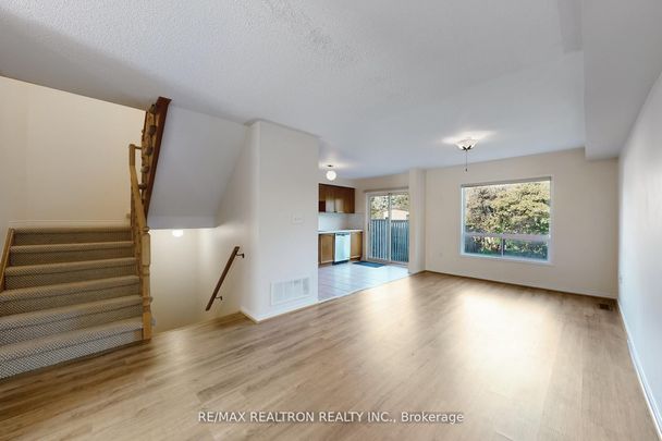 For Lease - 427 Ravineview Way, Oakville, Ontario - Photo 1