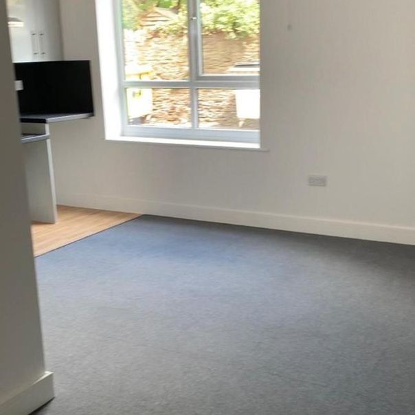 Studio Flat, Fishponds, BS16 - Photo 1