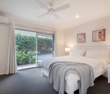 LUXURY VILLA INCLUDING ALL UTILITIES!! - Photo 2