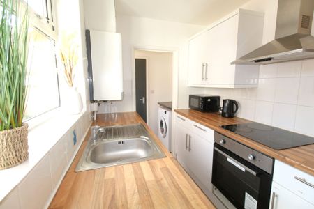 56 Foster Street Sincil Bank, Lincoln, Lincolnshire, LN5 7QF - Photo 2