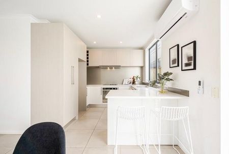 STONEFIELDS - 2 BEDROOMS - TERRACE HOUSE - Photo 4