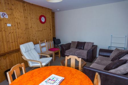 6 bedroom terraced house to rent - Photo 2