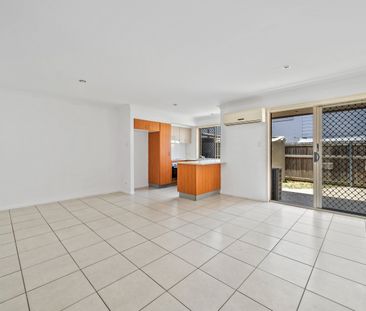 GREAT SIZED TOWNHOUSE FOR THE FAMILY - Photo 1