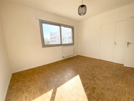 Appartement 3 pièces 92m2 MARSEILLE 8EME 1 820 euros - Photo 4