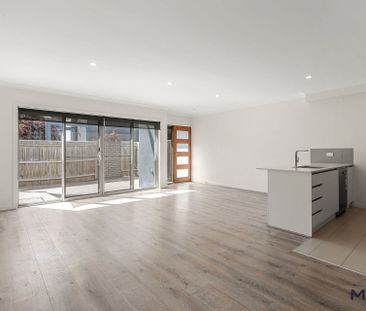 44/8 Henry Kendall Street, Franklin ACT 2913 - Townhouse For Rent |... - Photo 5