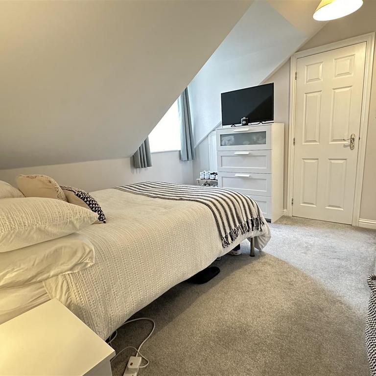 3 bedroom apartment to rent - Photo 1