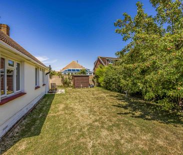 3 bedroom bungalow to rent - Photo 1