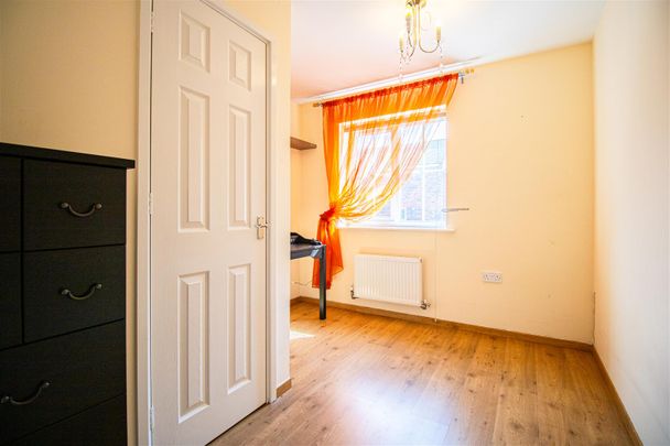 2-Bed Apartment to Let on Royal Drive, Preston - Photo 1