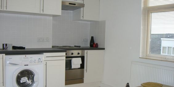 1 Bedroom Apartment - Photo 3