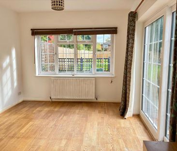 4 bedroom detached house to rent - Photo 4