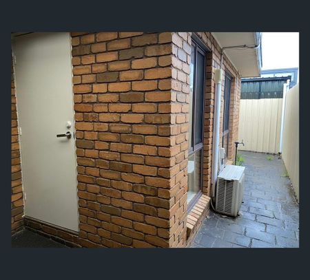 2/18 Blendon Ave, St Albans, Vic 3021 - Photo 5