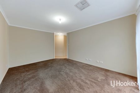 Convenient Family Living! - Photo 4