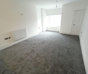 3 bedroom flat to rent - Photo 5