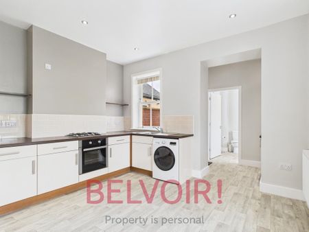 2 bedroom end of terrace house to rent - Photo 2
