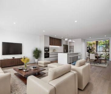 Modern & Spacious 3-Bedroom Townhouse with Balcony & Courtyard, Tau... - Photo 1