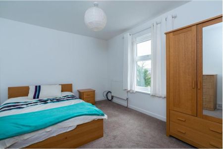 5 bedroom semi-detached house to rent - Photo 3