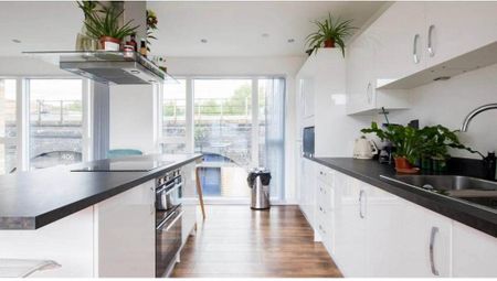 2 bedroom flat to rent - Photo 5