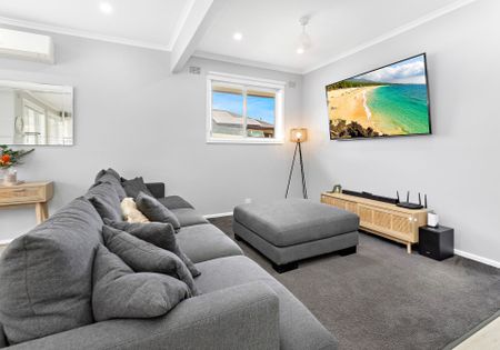 Spacious Family Home with Modern Upgrades & Ample Parking for Lifestyle Vehicles! - Photo 5