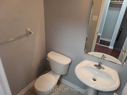 Townhouse For Lease | E8132042 - Photo 1