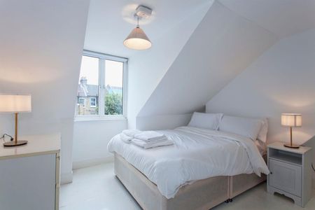 3 bedroom House To Let - Photo 3