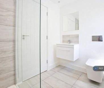 3 bedroom detached house to rent - Photo 3