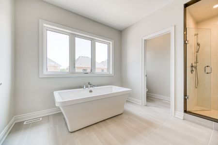 For Lease - 160 Winthrop Crescent, Vaughan, Ontario - Photo 2