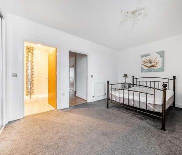 Arethusa House, Gunwharf Quays, Portsmouth, PO1 - Photo 4