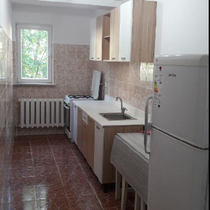 De închiriat apartament 2 camere - Photo 2