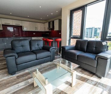 3 bedroom flat to rent - Photo 3