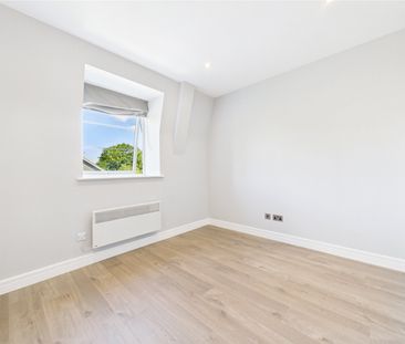 Batavia Road, Sunbury-On-Thames, London, TW16 - Photo 5