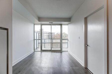 306 99 The Donway W - Photo 4