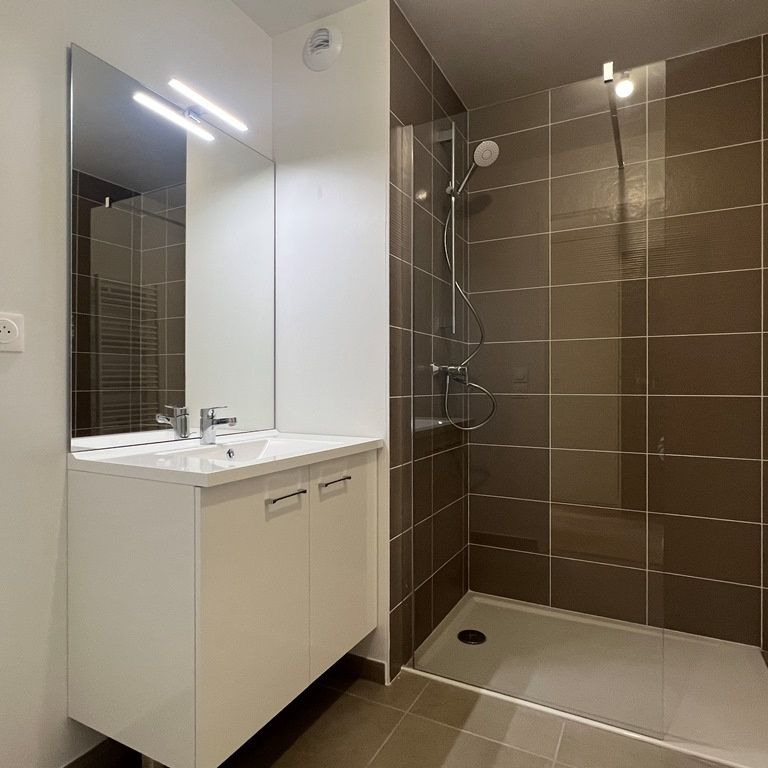 Location Appartement 2 pièces 49m² DARDILLY 69570 - Photo 1