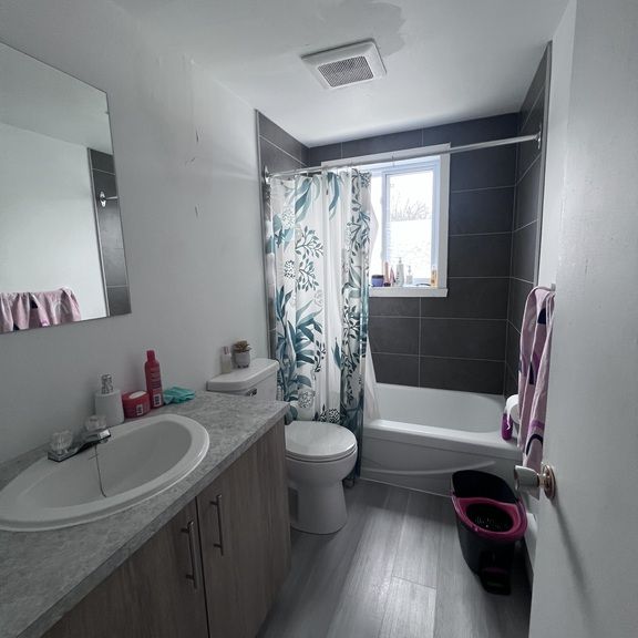 Grand 4 1/2 Avec 2 Balcons - Photo 1