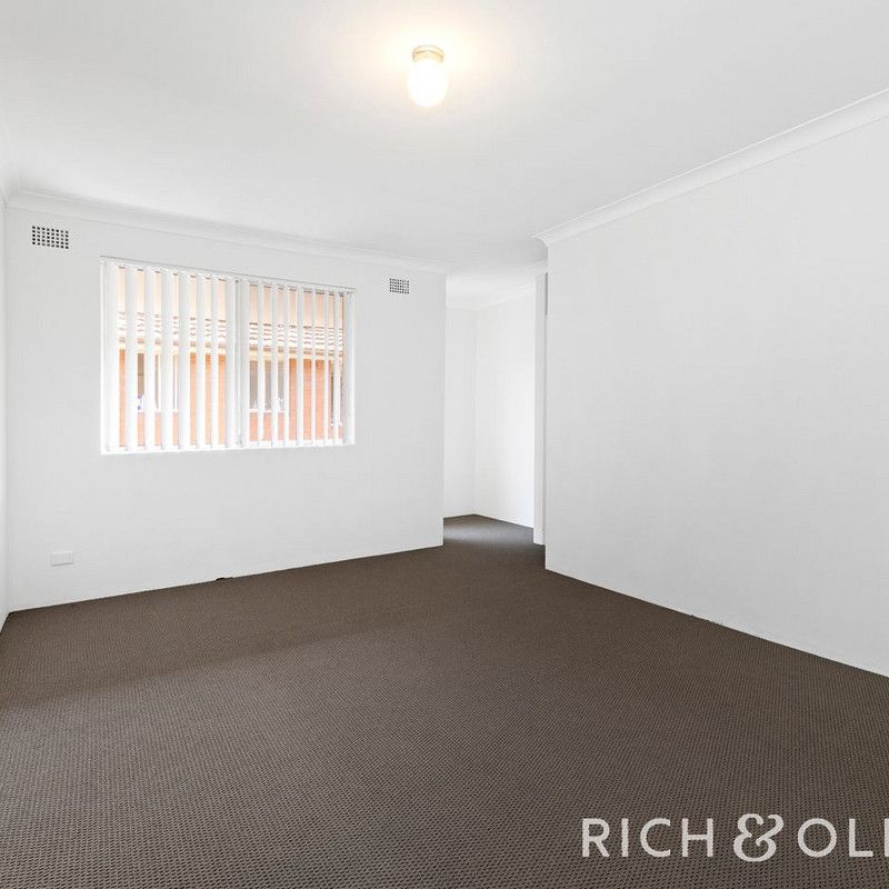 4/9 Denman Avenue, Wiley Park - Photo 1