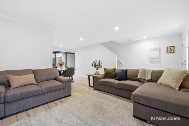 4 Yeoman Lane, CHIRNSIDE PARK - Photo 1