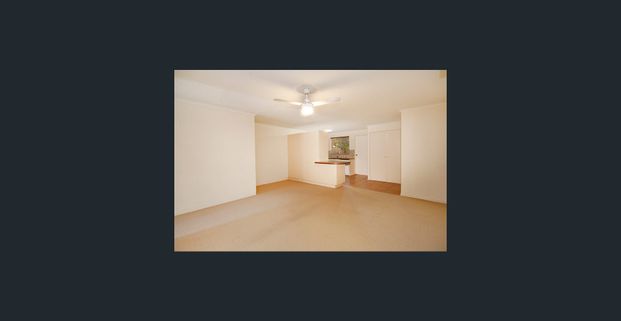 COASTAL COMFORT & CONVENIENCE IN MOOLOOLABA - Photo 1