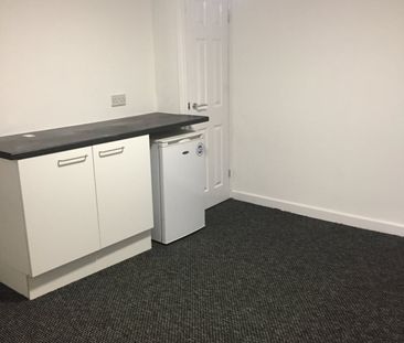 1 bed House Share - To Let - Photo 3