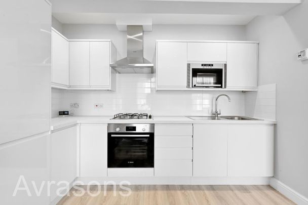3 bedroom flat to rent - Photo 1