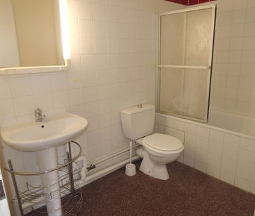 Appartement à louer - REIMS- AVENUE D'EPERNAY- - Photo 5