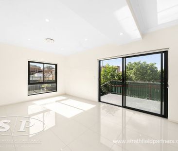 Large and impressive townhouse - Photo 3