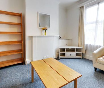 3 bedroom end of terrace house to rent - Photo 5