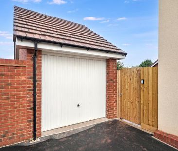 4 bedroom semi-detached house to rent - Photo 2