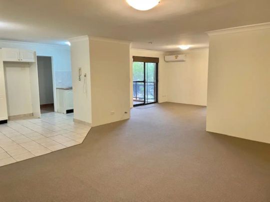 “FANTASTIC 2 BEDROOM APARTMENT” - Photo 1