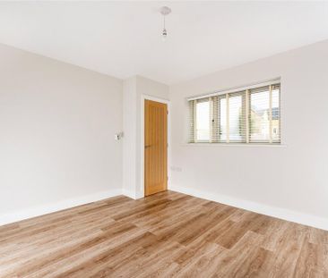 5 bedroom detached house to rent - Photo 3