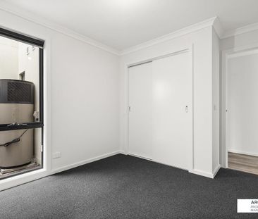 39 Bovine Cres, Donnybrook, Vic 3064 - Photo 6
