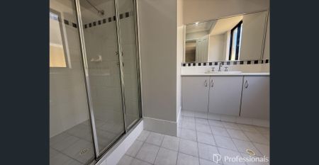 Home in the Heart of Canning Vale! - Photo 4