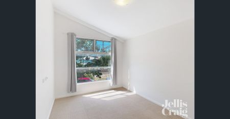 Well Appointed Townhouse in Northcote - Photo 3